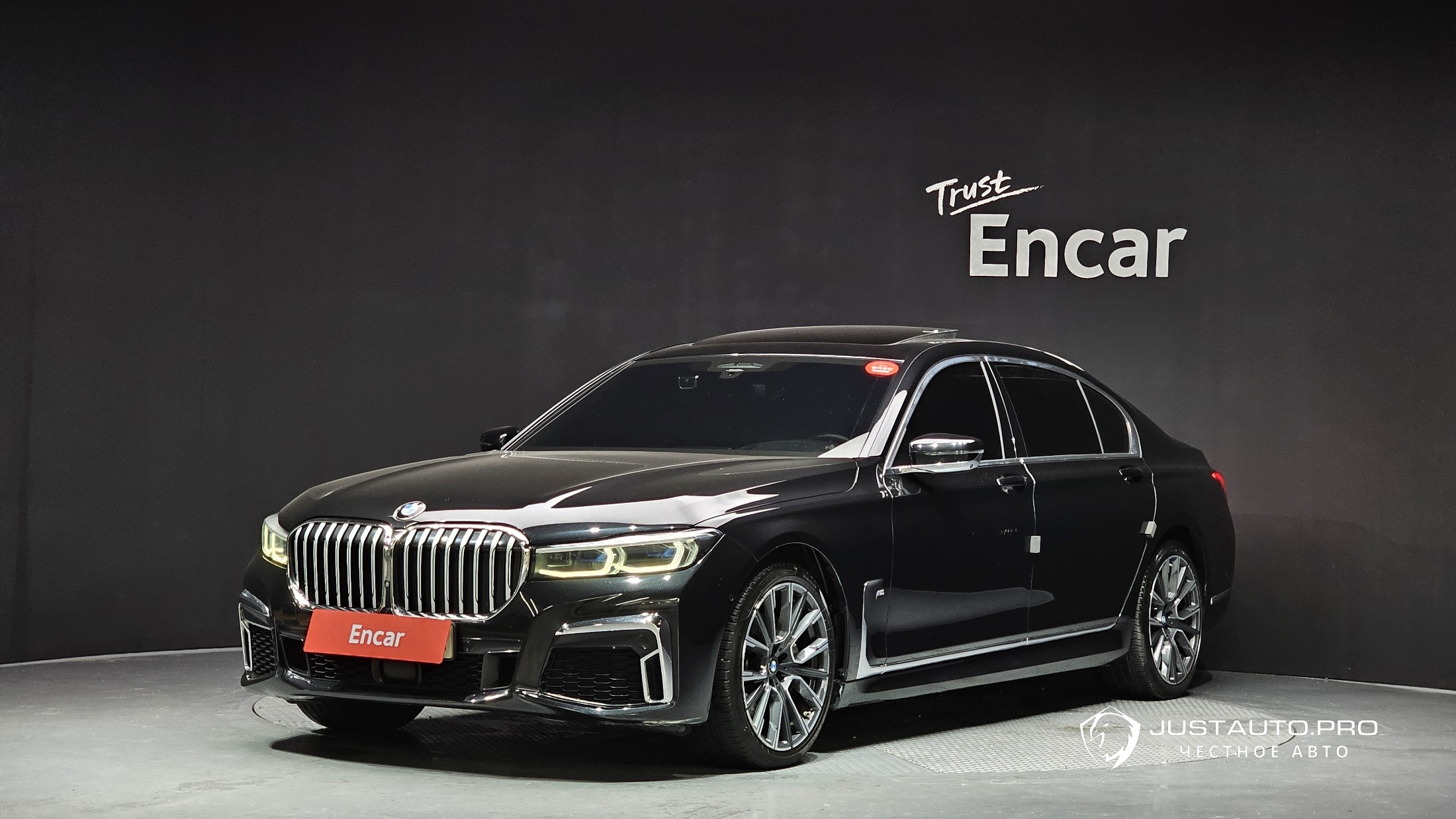 Автомобиль BMW 7-Series