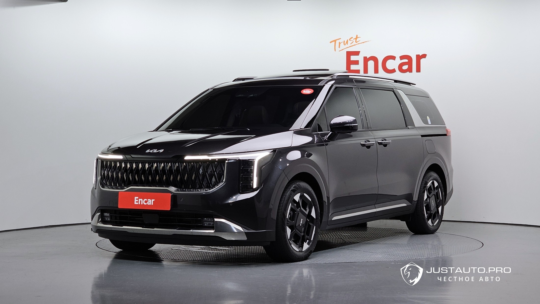 Автомобиль Kia Canival
