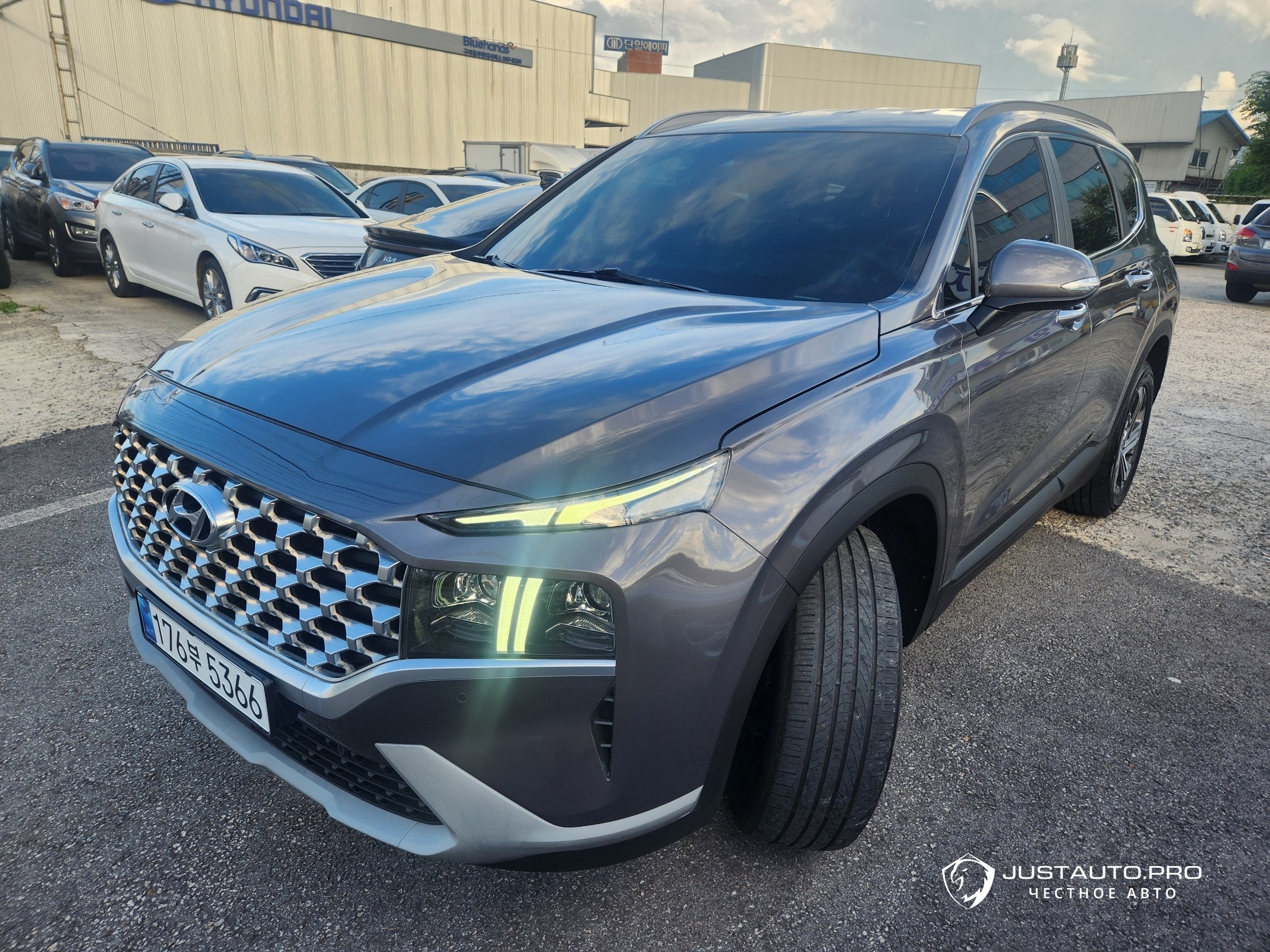 Автомобиль Hyundai Santafe