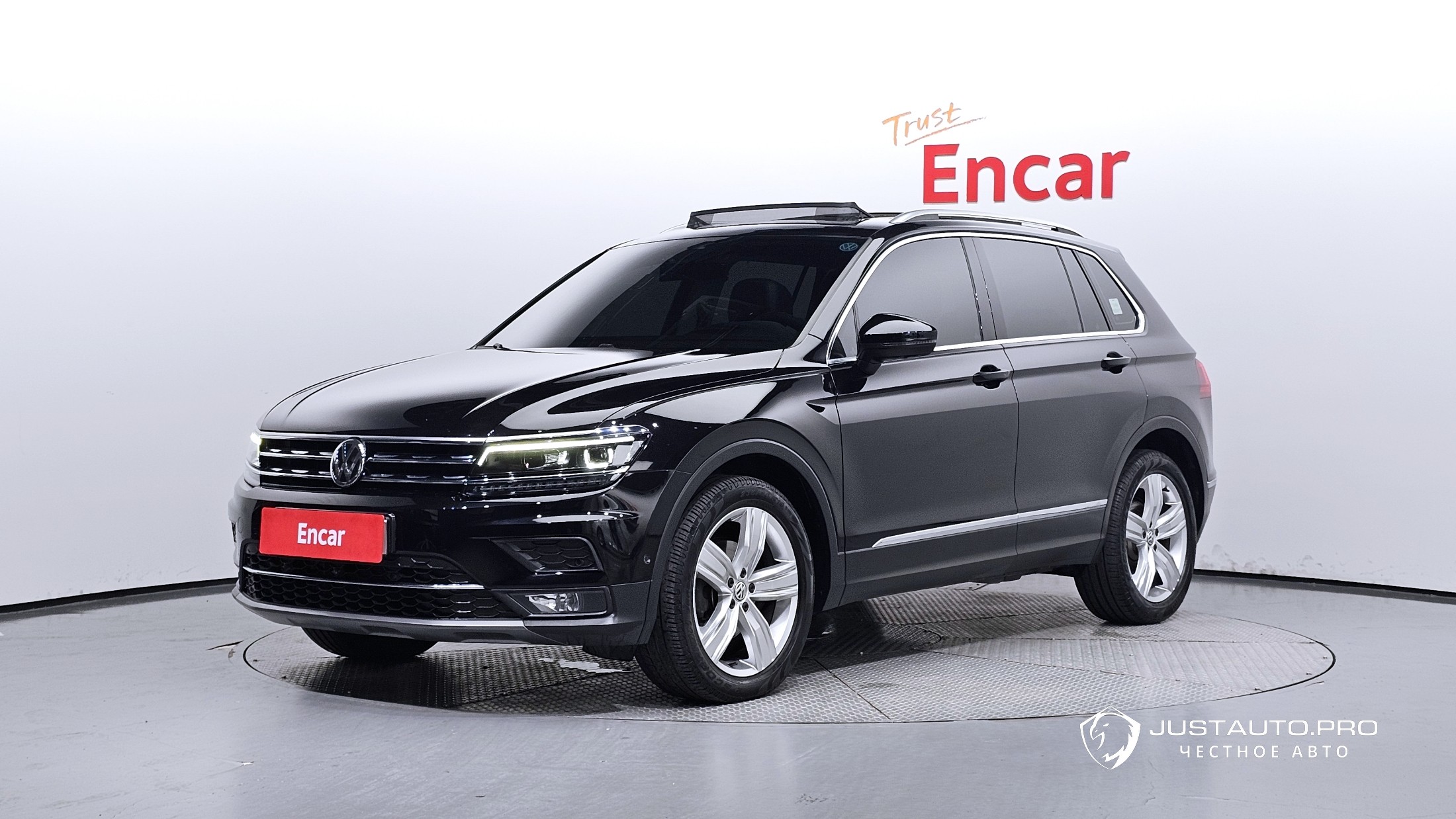 Автомобиль Volkswagen Tiguan