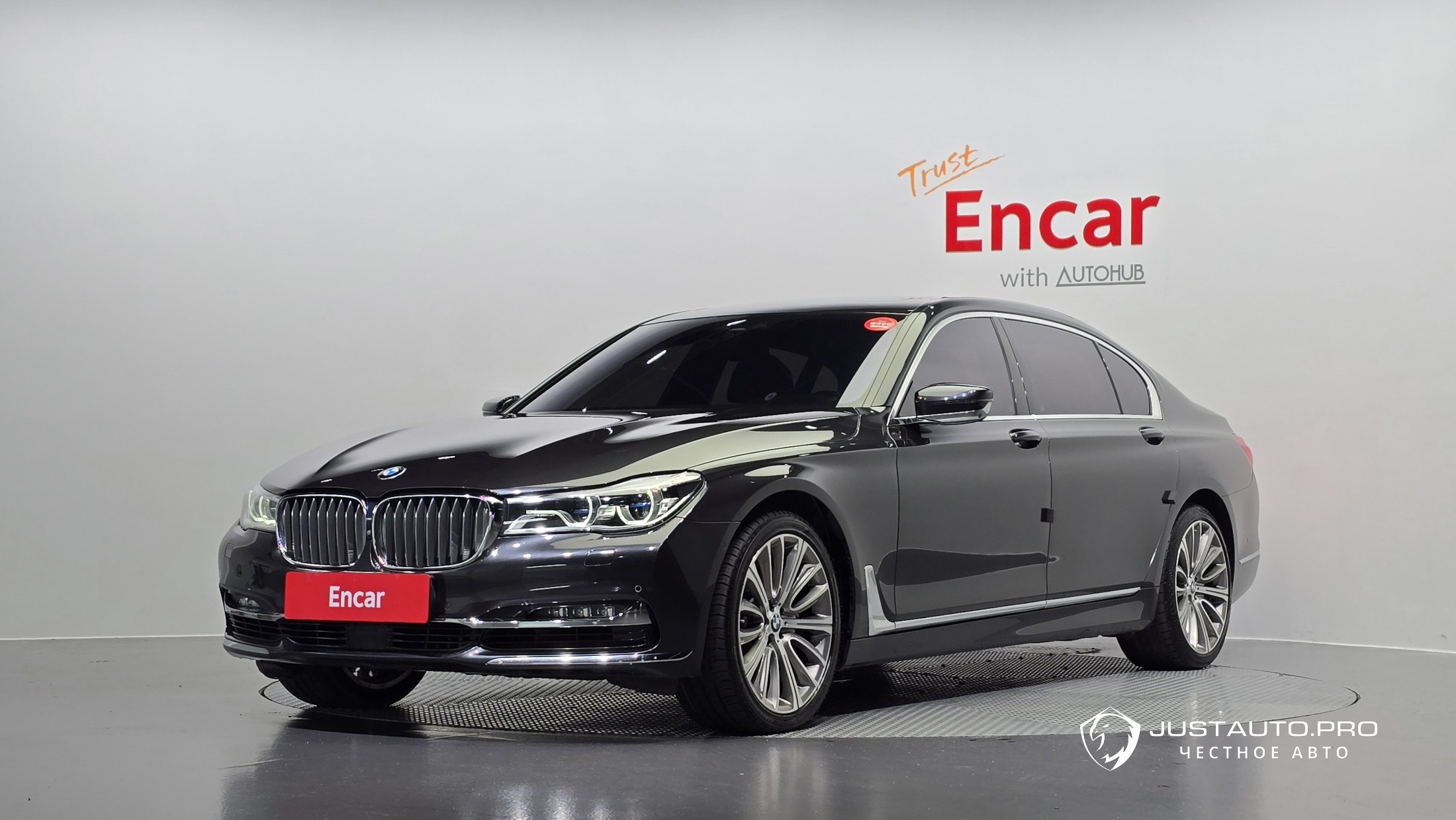 Автомобиль BMW 7-Series