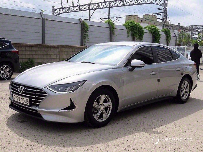 Автомобиль Hyundai Sonata