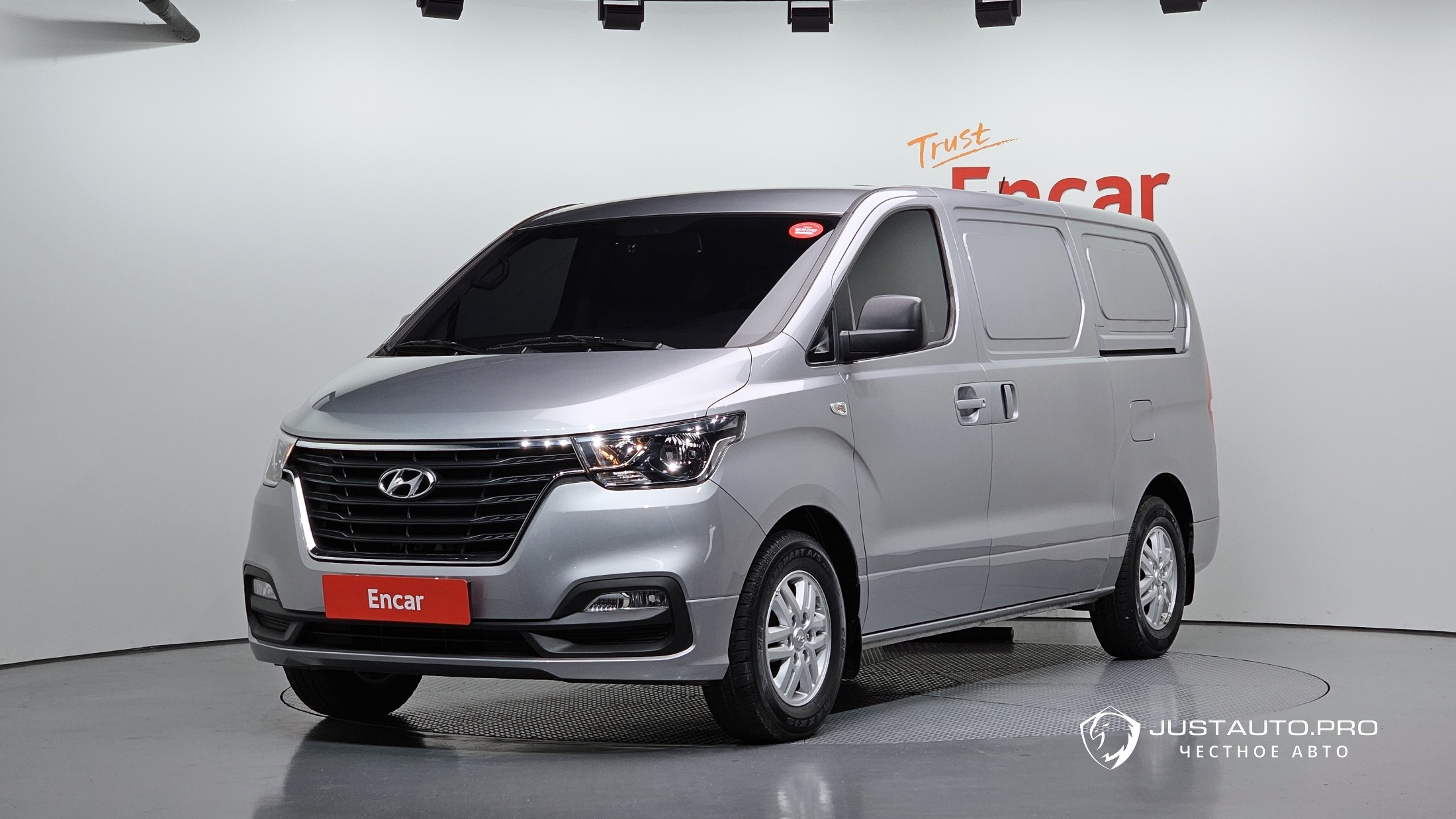 Автомобиль Hyundai Starex
