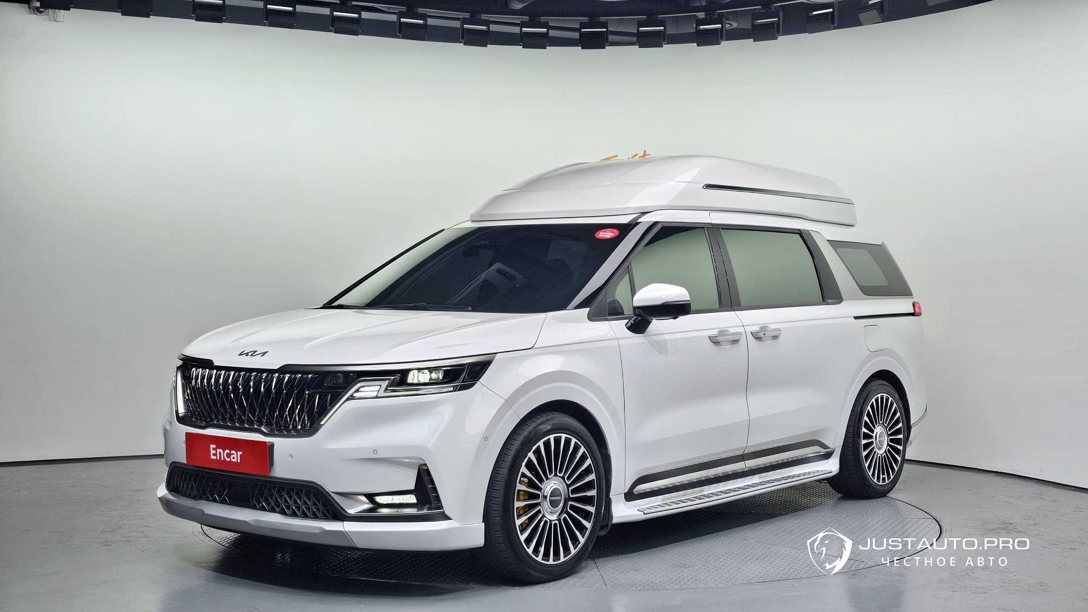 Автомобиль Kia Canival
