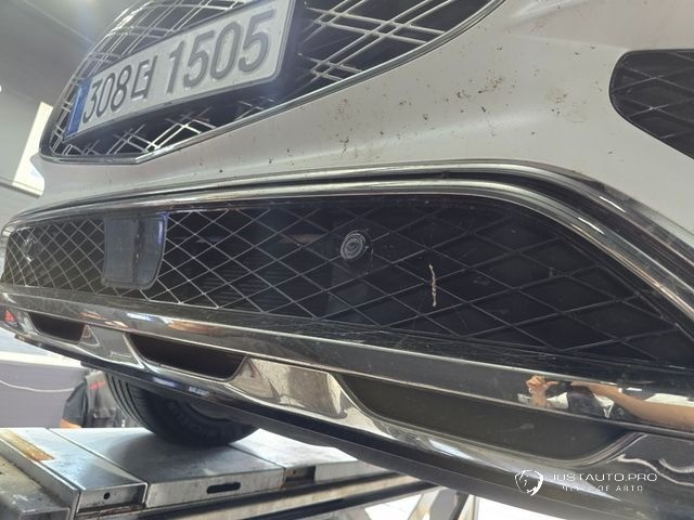 Автомобиль Genesis GV80