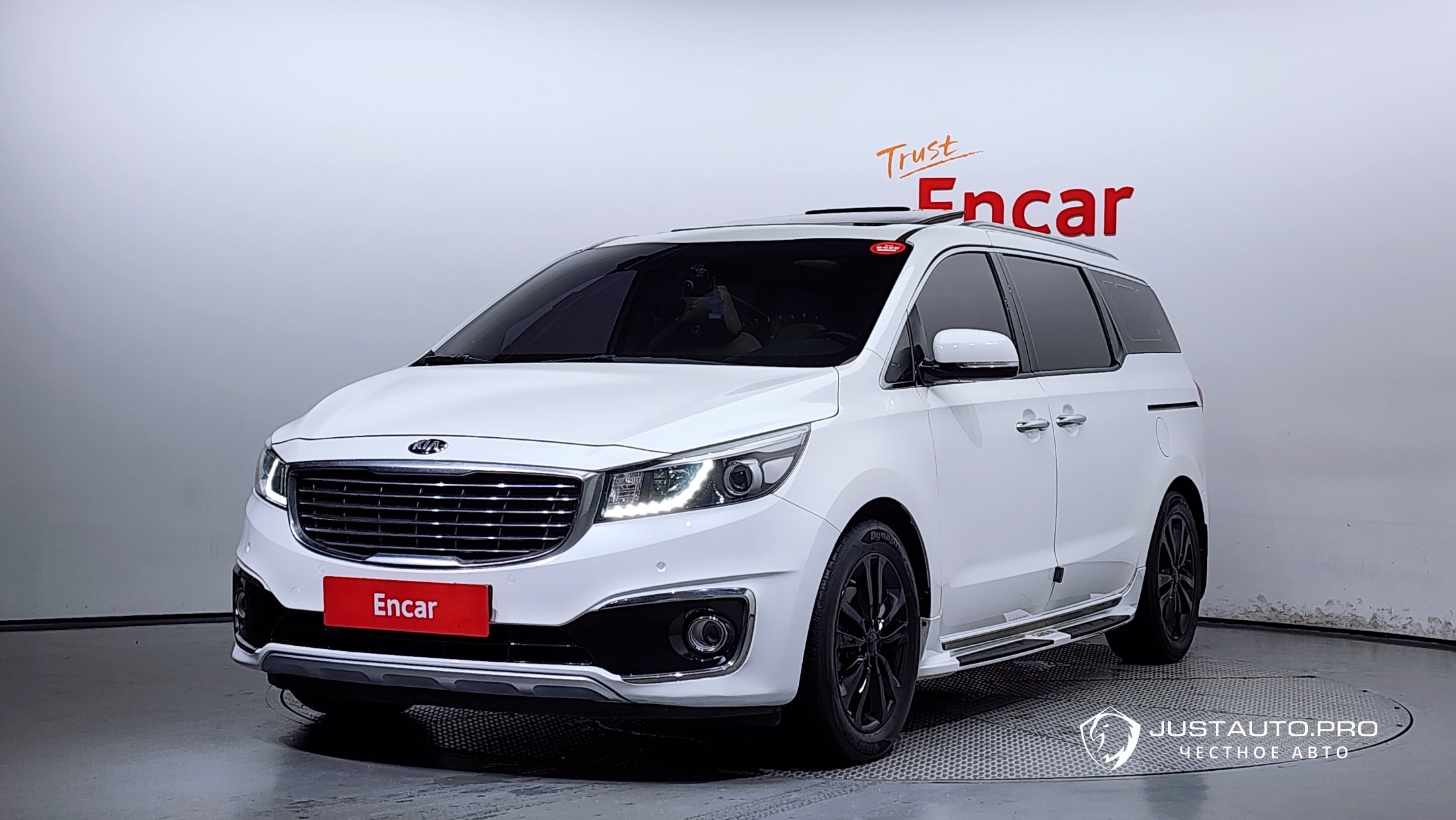 Автомобиль Kia Canival