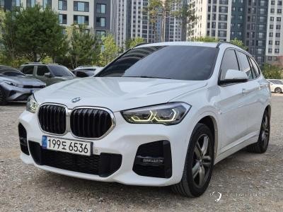 Автомобиль BMW X1