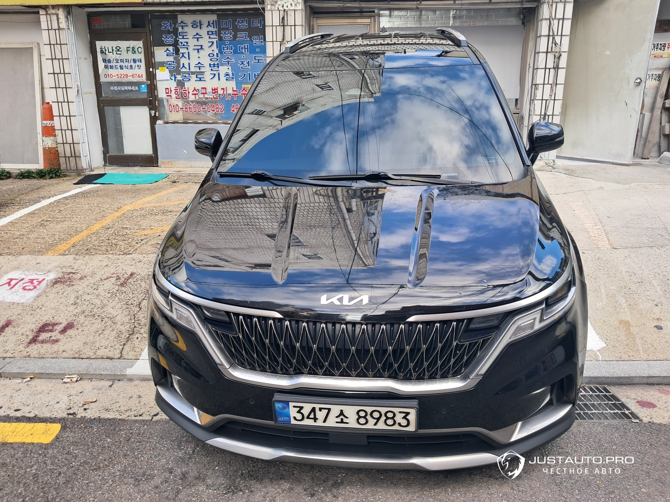 Автомобиль Kia Canival