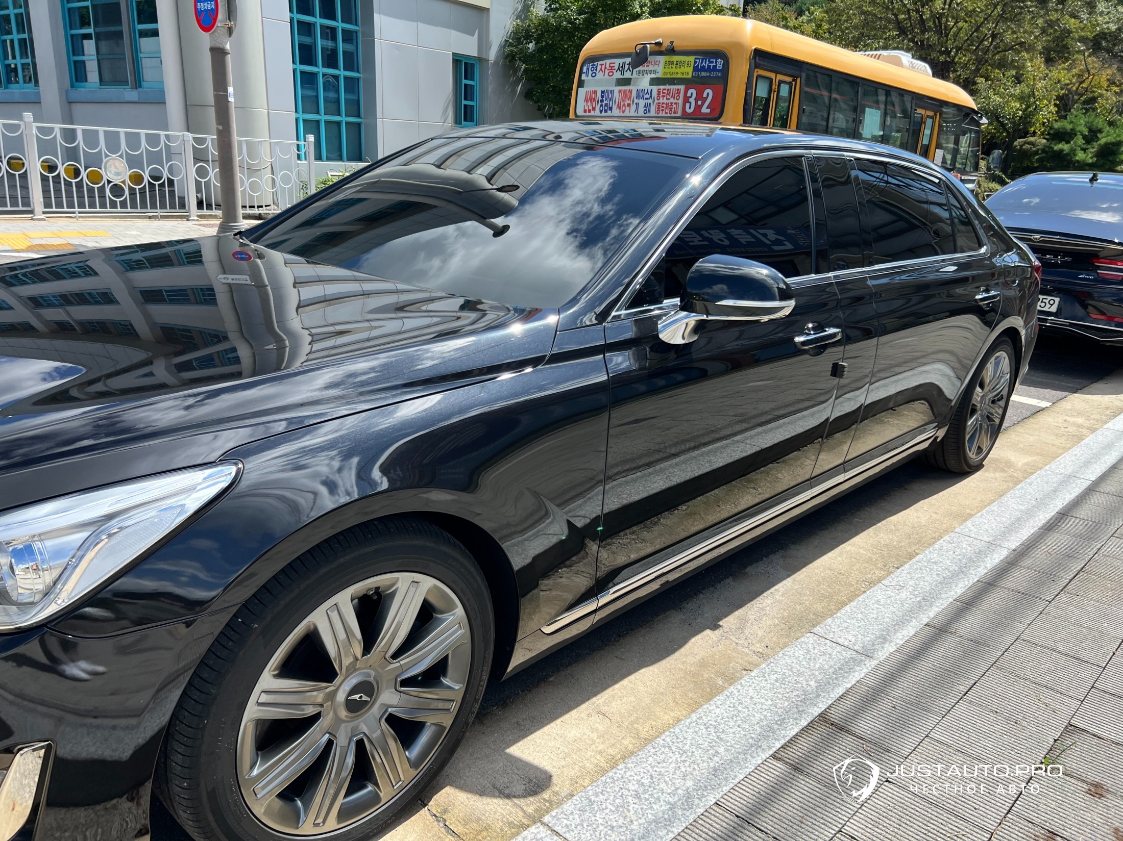 Автомобиль Genesis EQ900