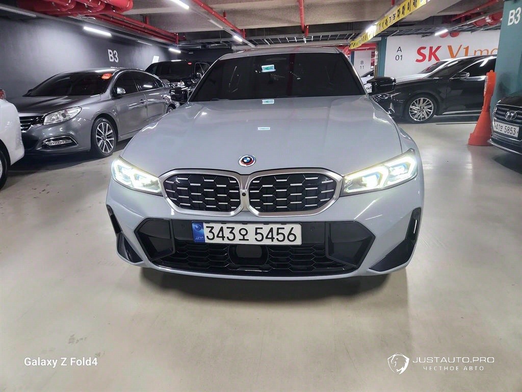 Автомобиль BMW 3-Series