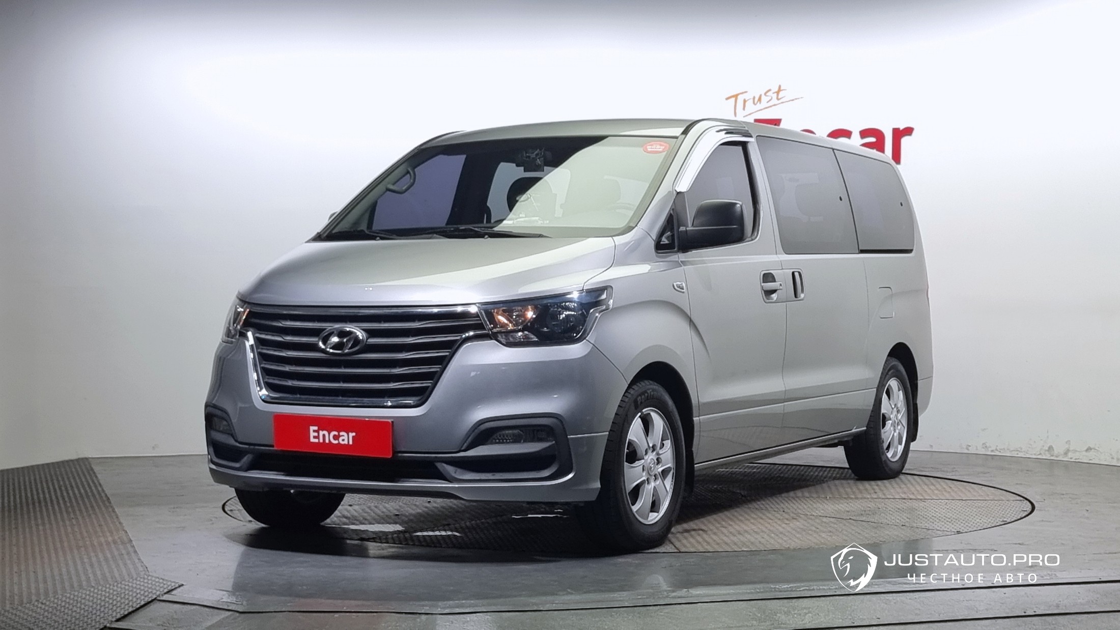 Автомобиль Hyundai Starex