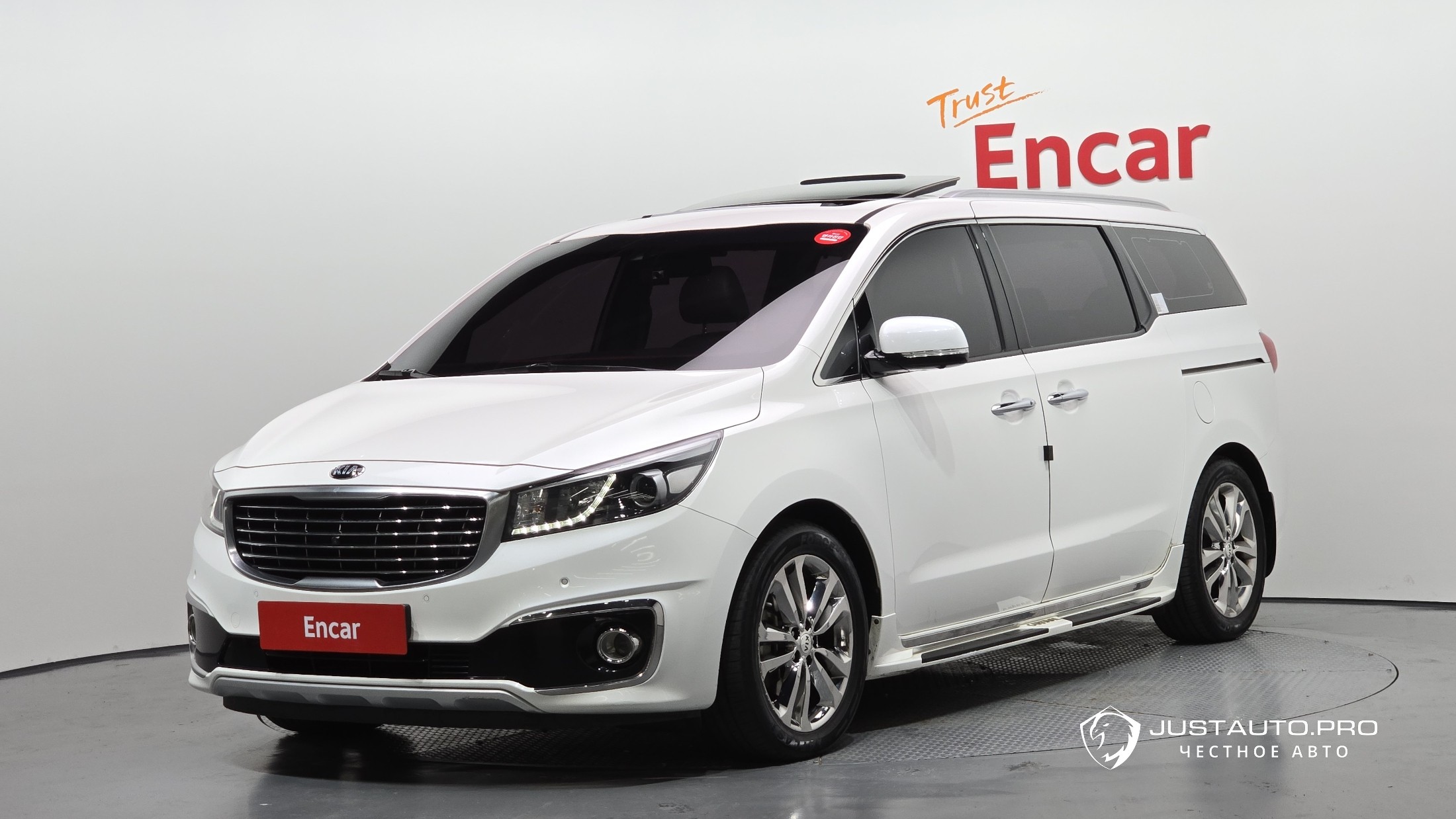 Автомобиль Kia Canival
