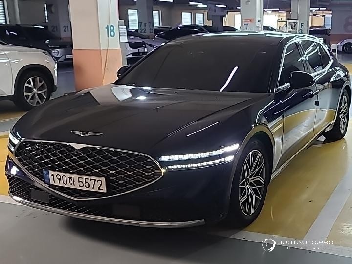 Автомобиль Genesis G90