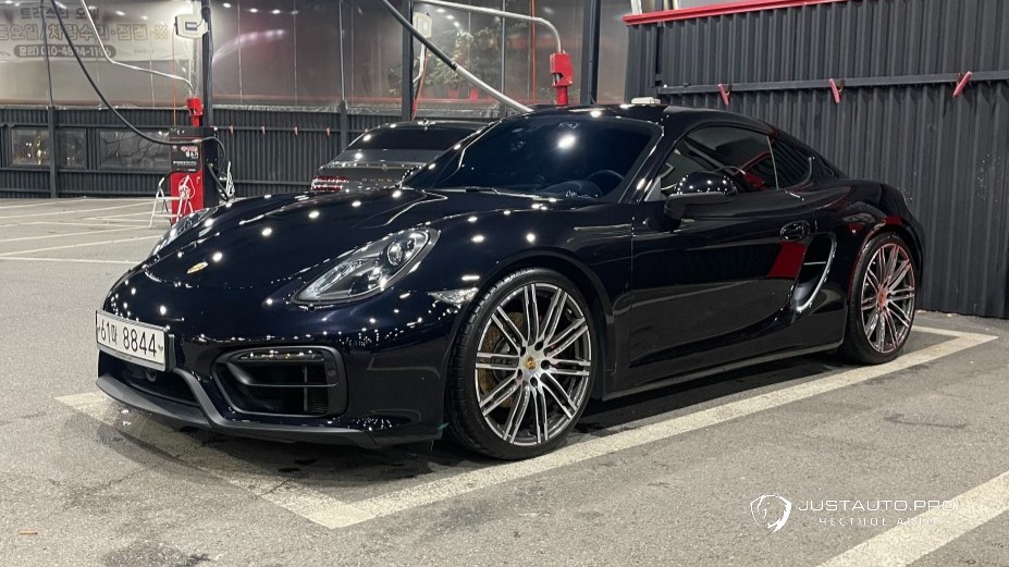 Автомобиль Porsche Cayman