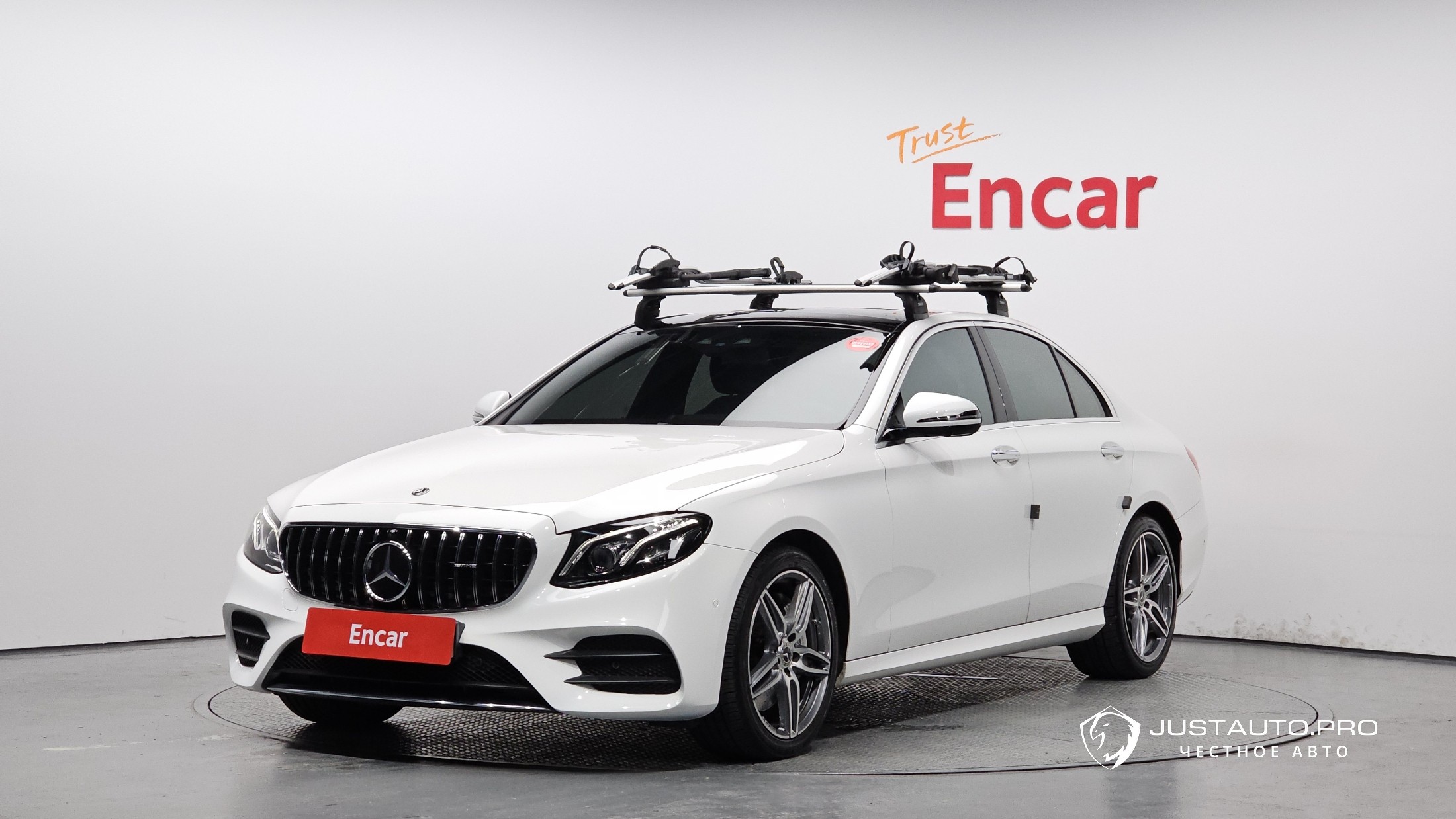 Автомобиль Mercedes-Benz E-Class
