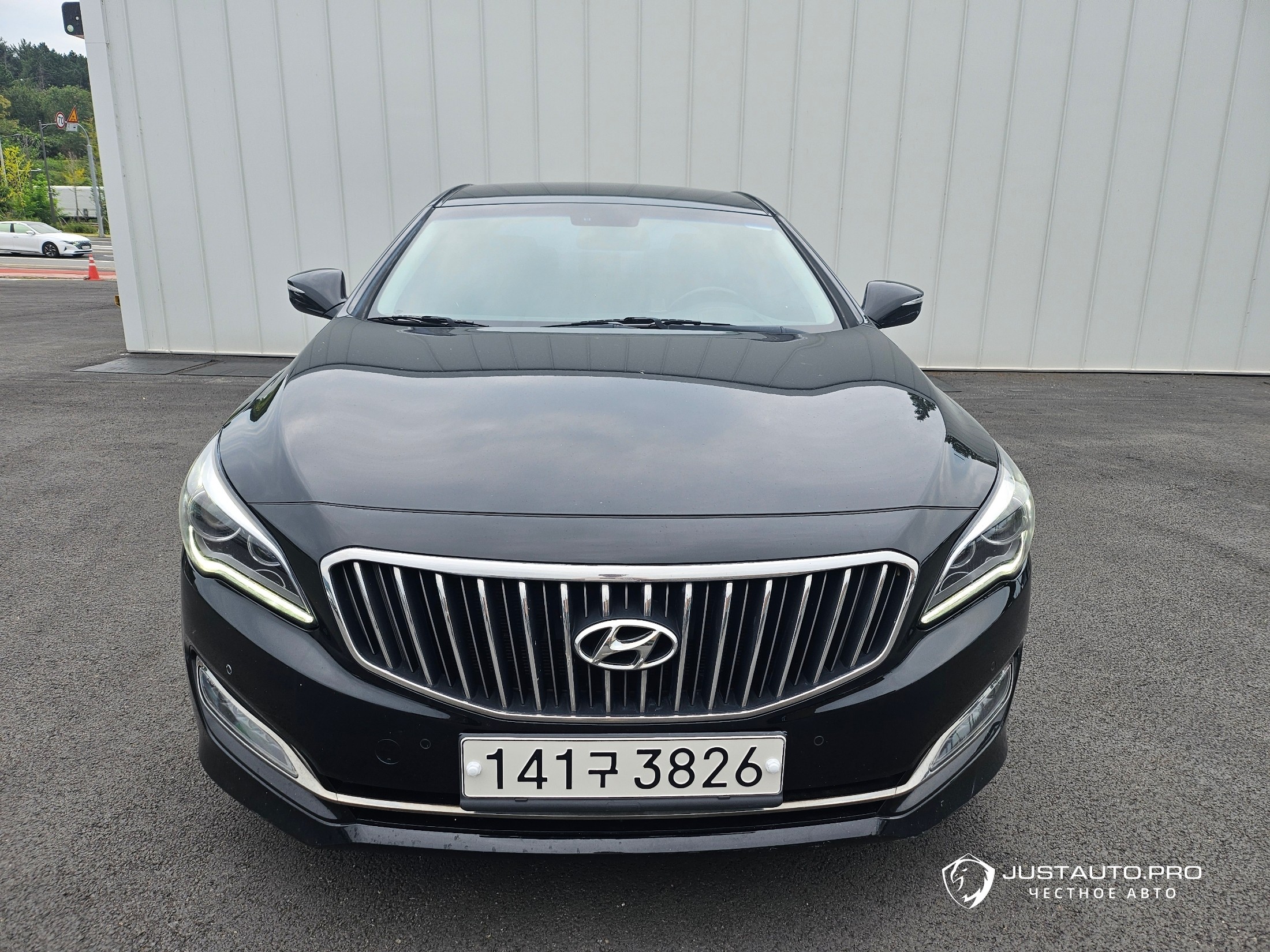 Автомобиль Hyundai Aslan