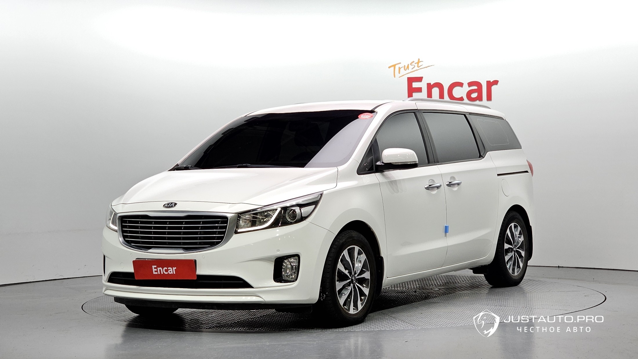 Автомобиль Kia Canival