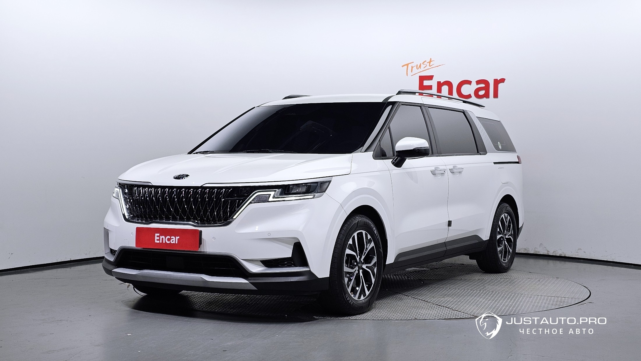 Автомобиль Kia Canival
