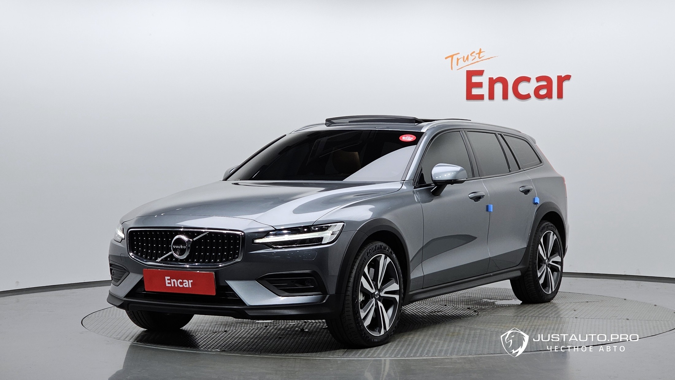 Автомобиль Volvo V60