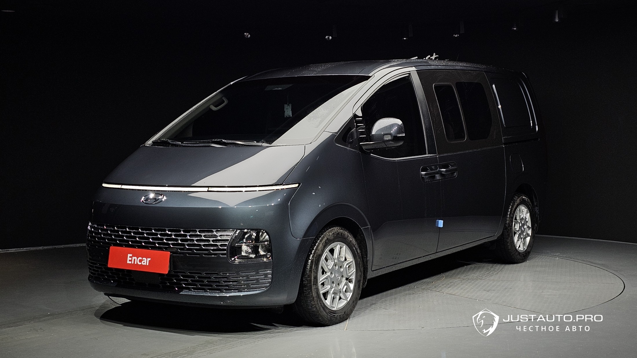 Автомобиль Hyundai Staria