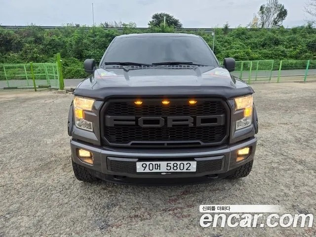 Автомобиль Ford F150