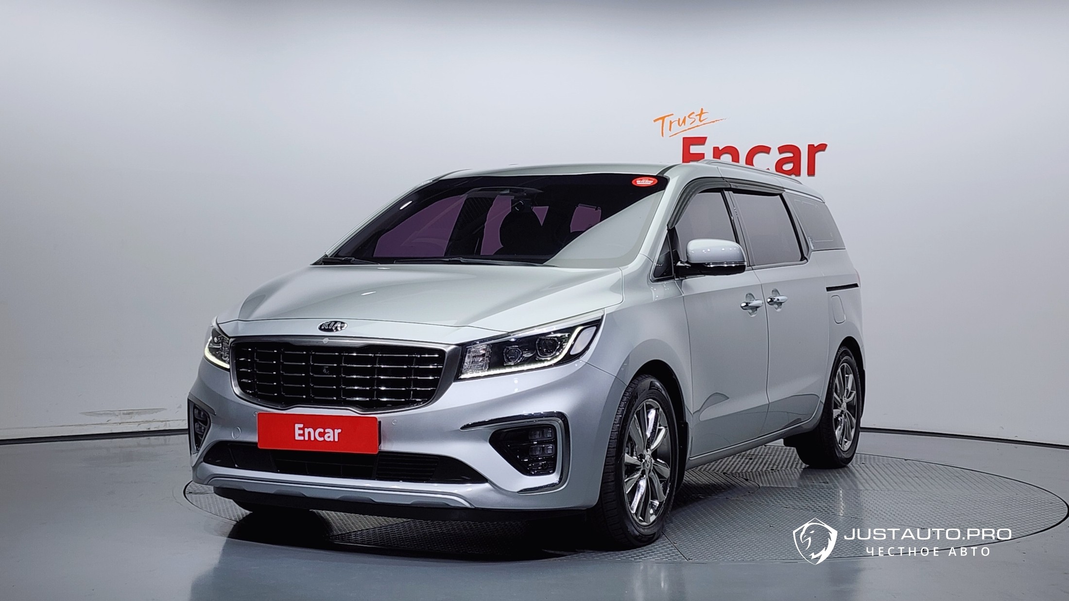 Автомобиль Kia Canival
