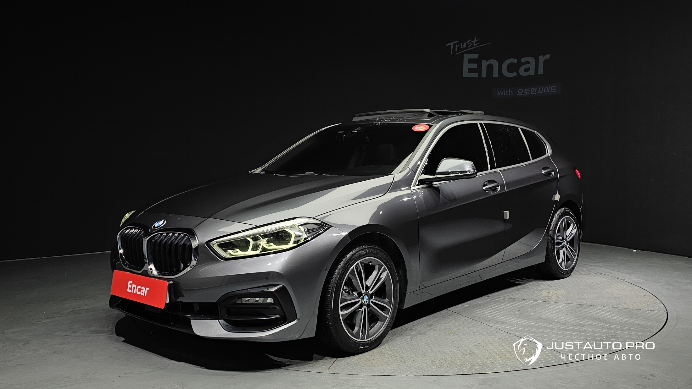 Автомобиль BMW 1-Series