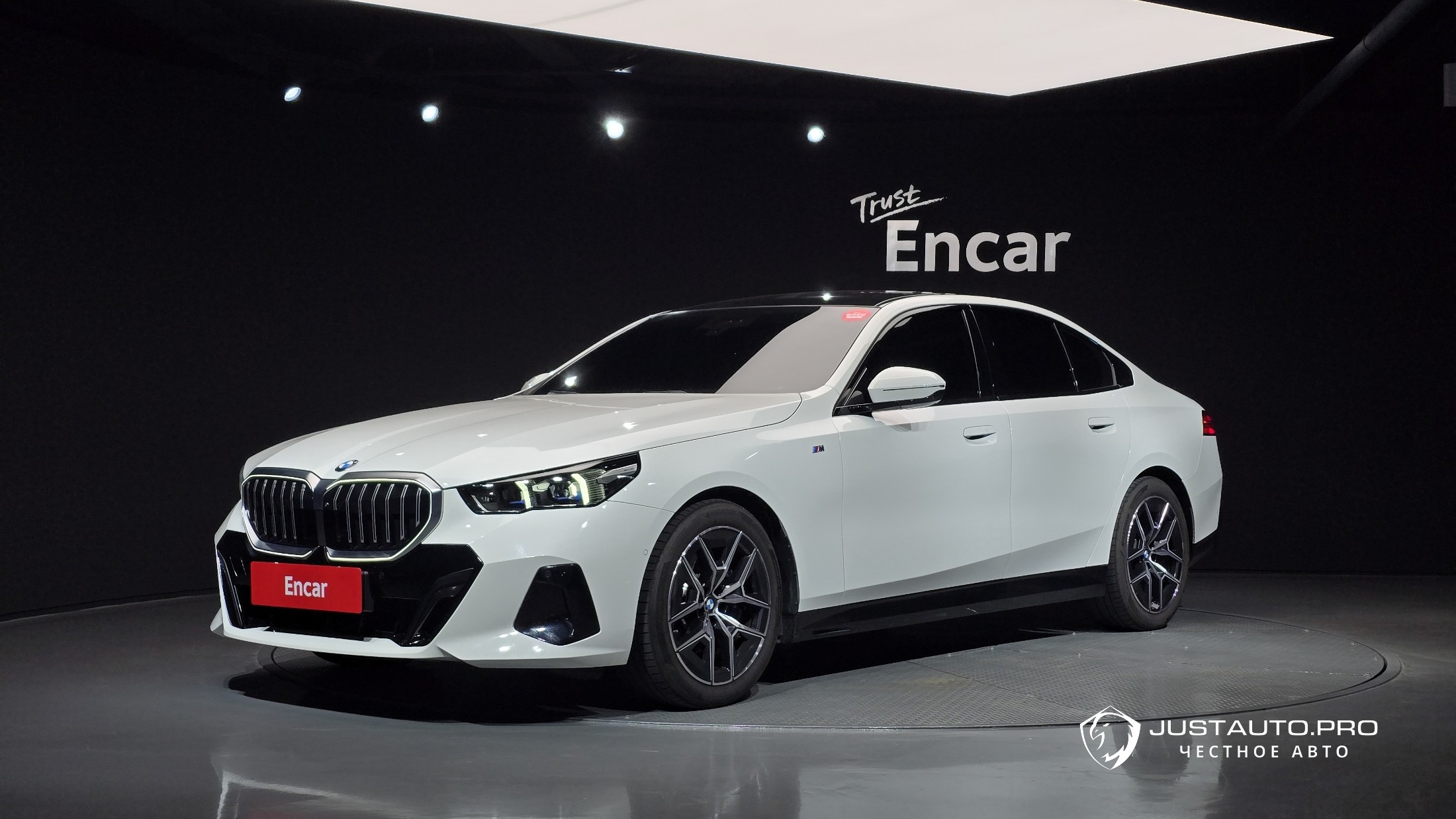 Автомобиль BMW 5-Series