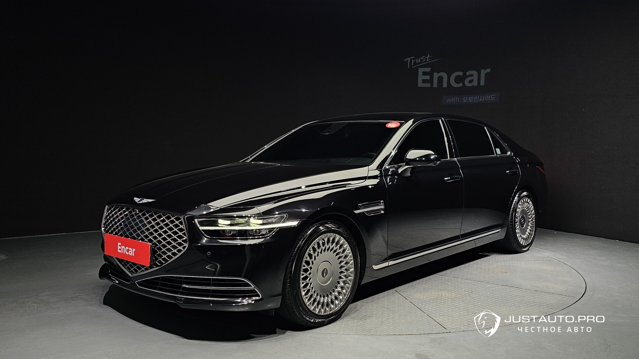 Автомобиль Genesis G90