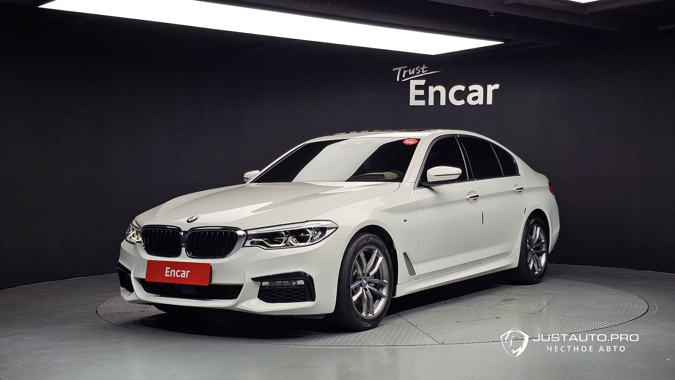 Автомобиль BMW 5-Series