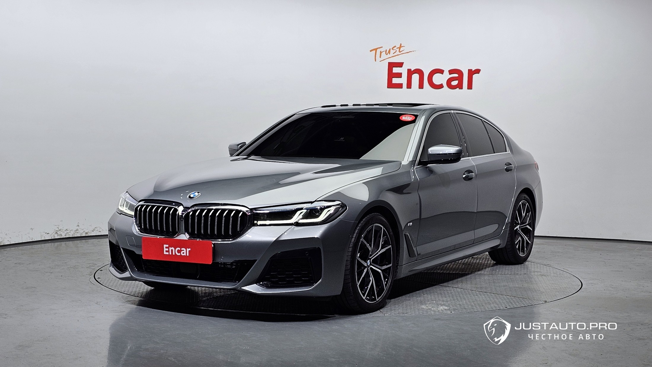 Автомобиль BMW 5-Series