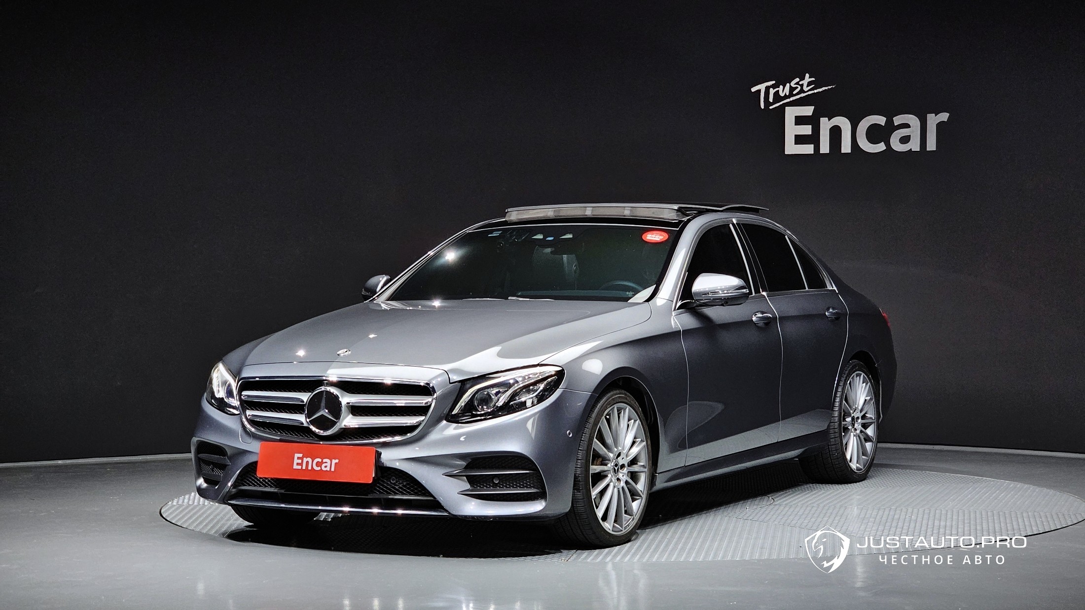 Автомобиль Mercedes-Benz E-Class