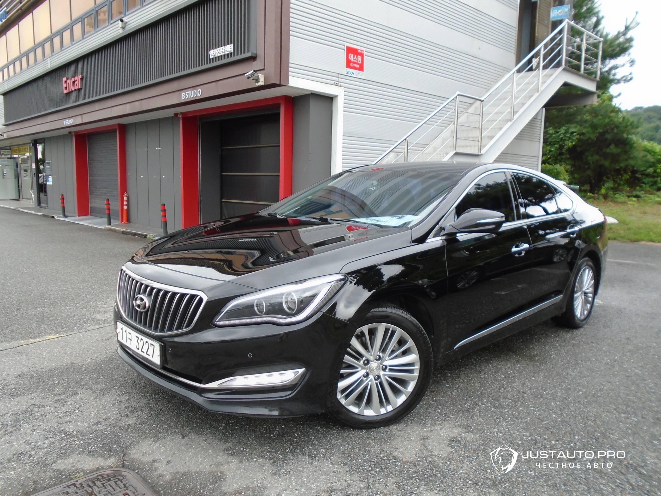 Автомобиль Hyundai Aslan