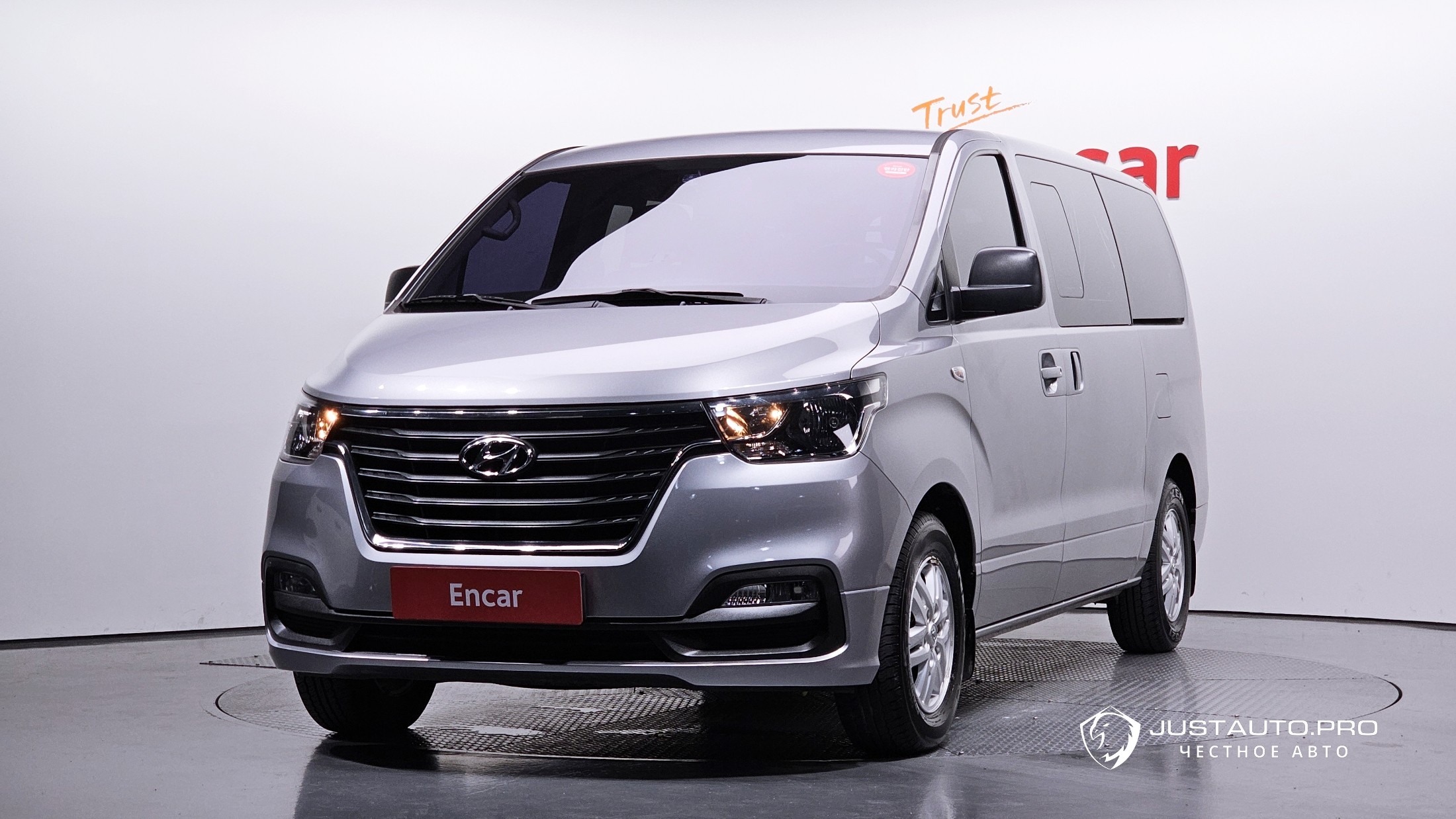 Автомобиль Hyundai Starex