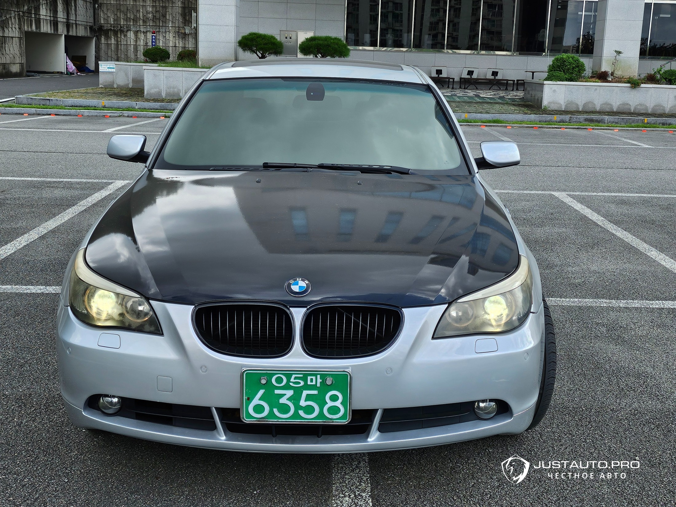 Автомобиль BMW 5-Series