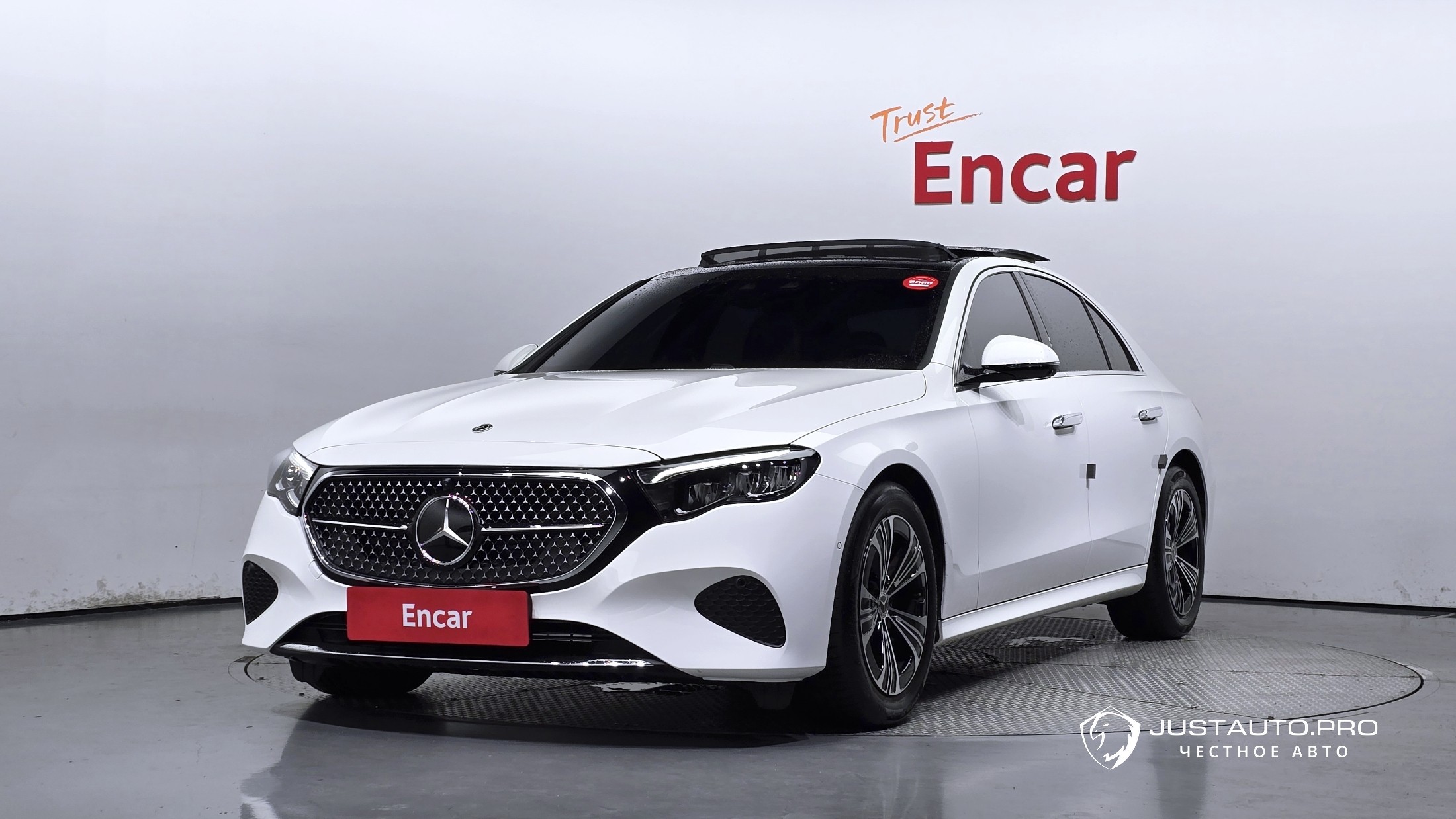Автомобиль Mercedes-Benz E-Class