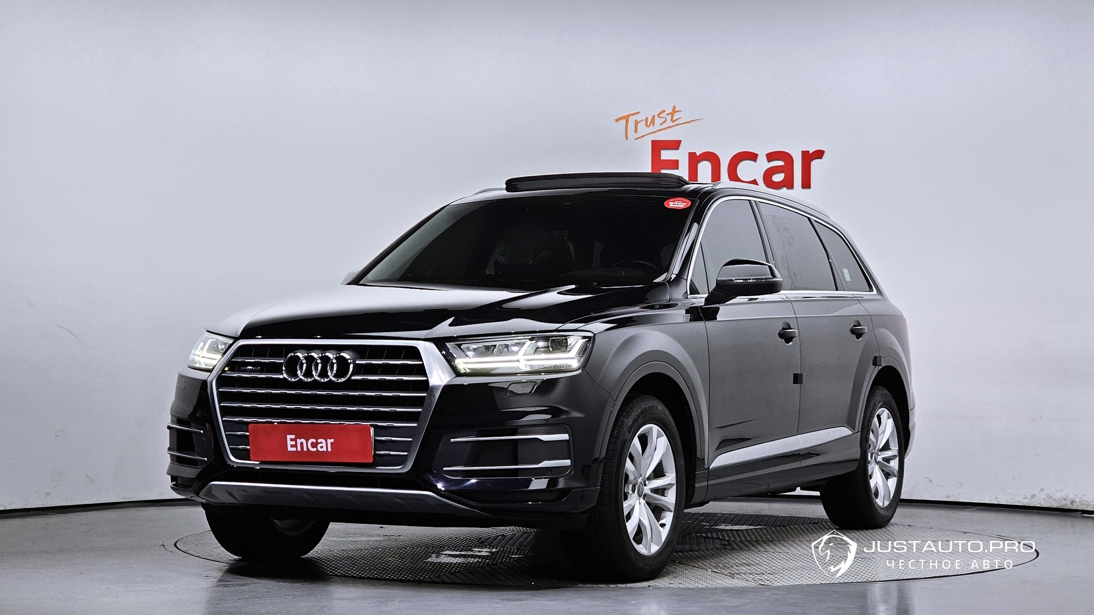 Автомобиль Audi Q7