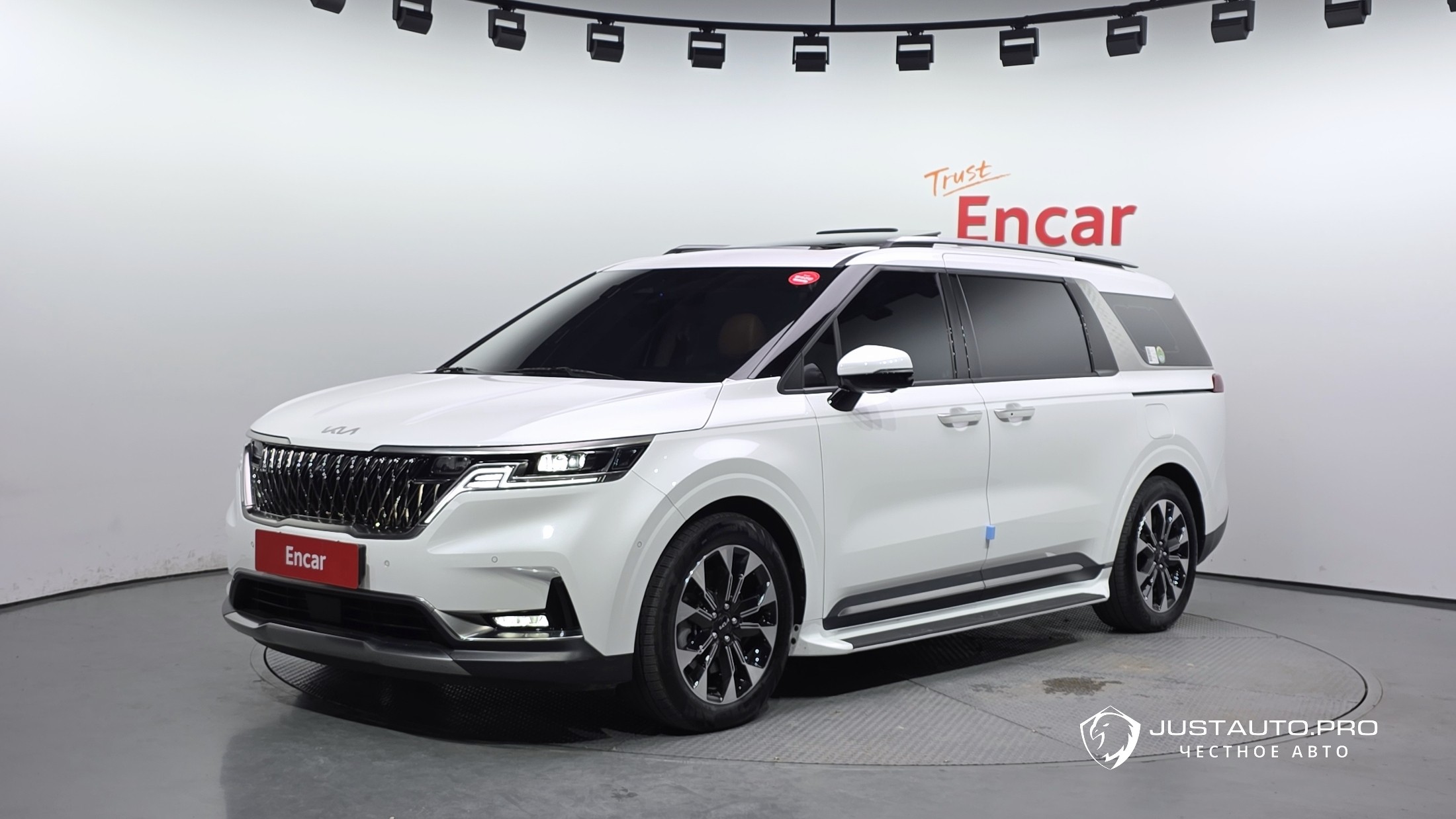 Автомобиль Kia Canival