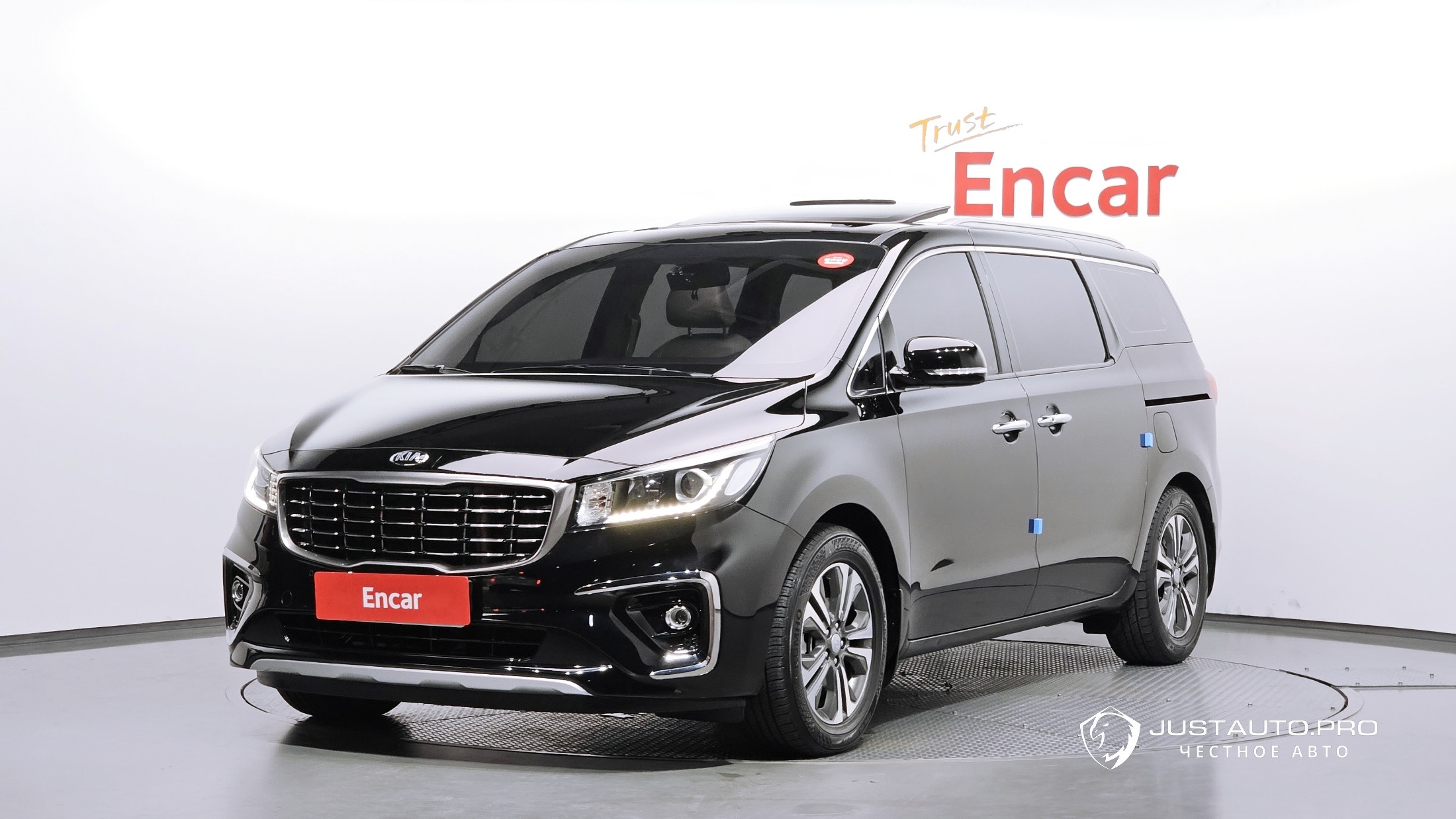 Автомобиль Kia Canival
