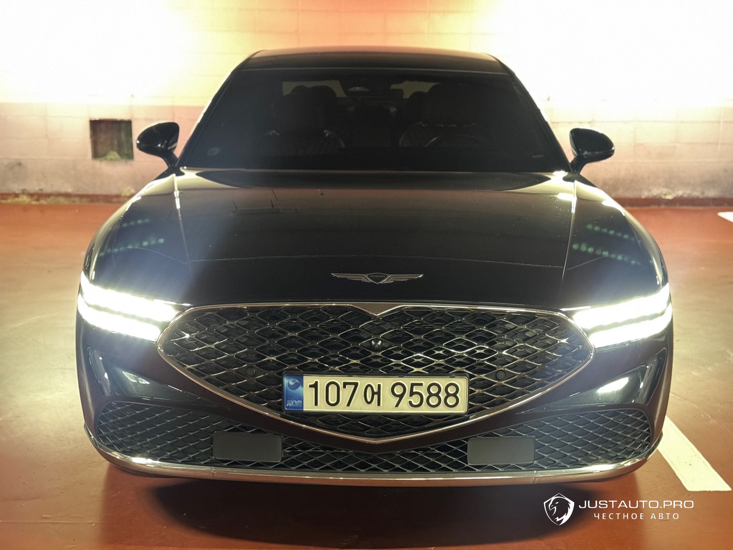 Автомобиль Genesis G90