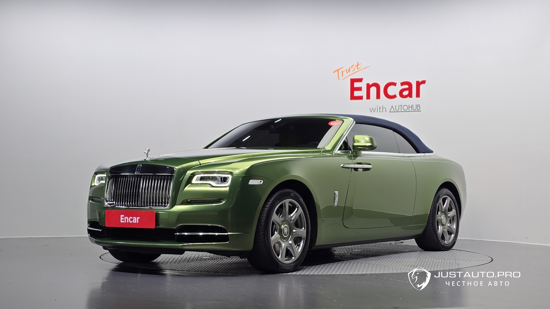 Автомобиль Rolls-Royce Dawn