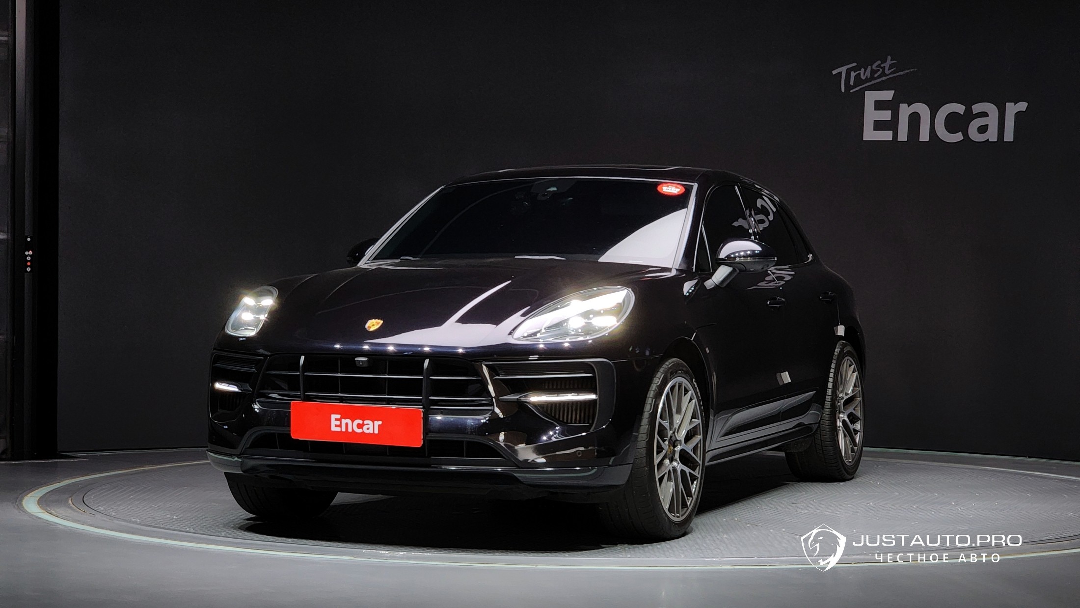 Автомобиль Porsche Macan