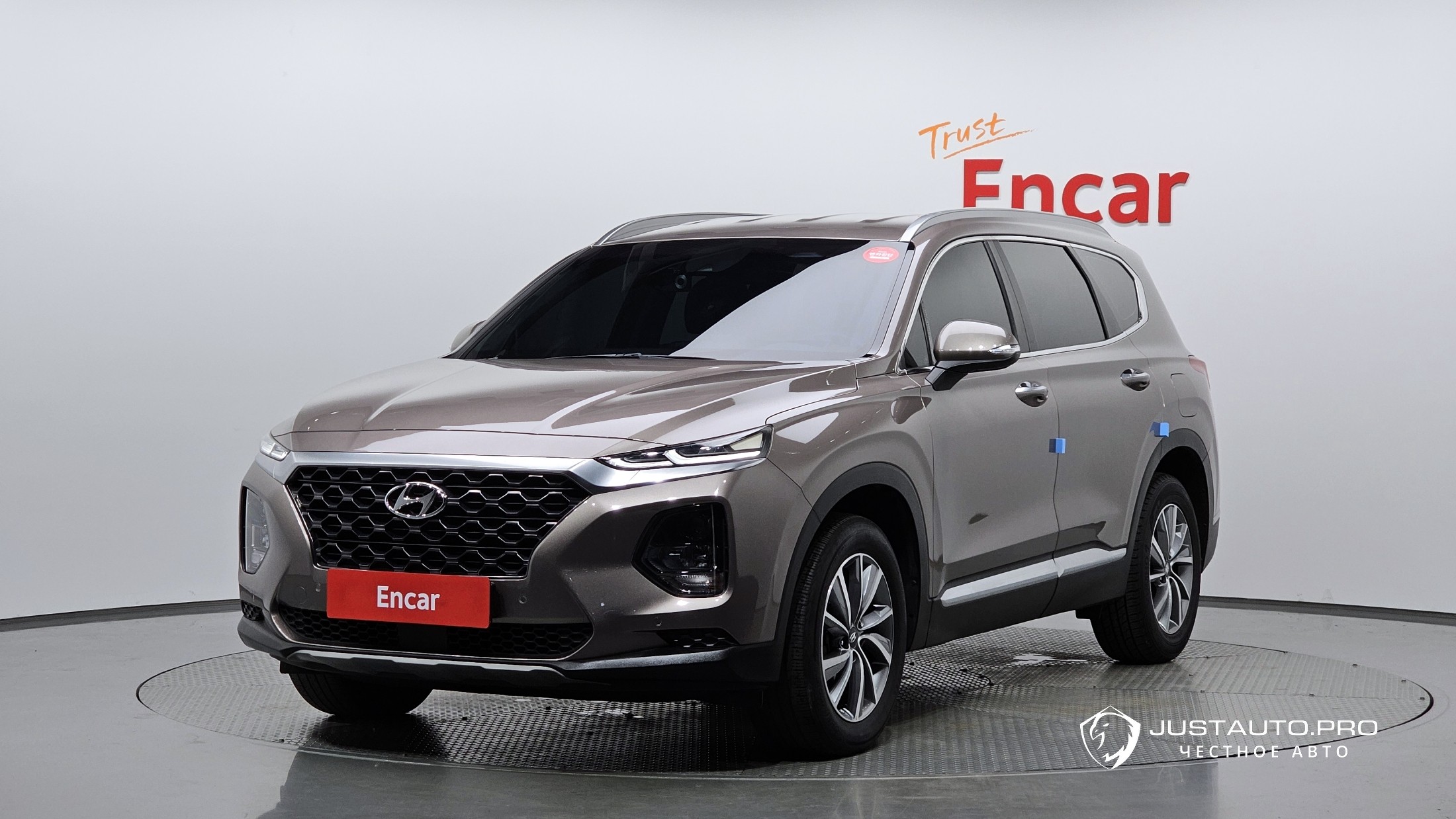 Автомобиль Hyundai Santafe