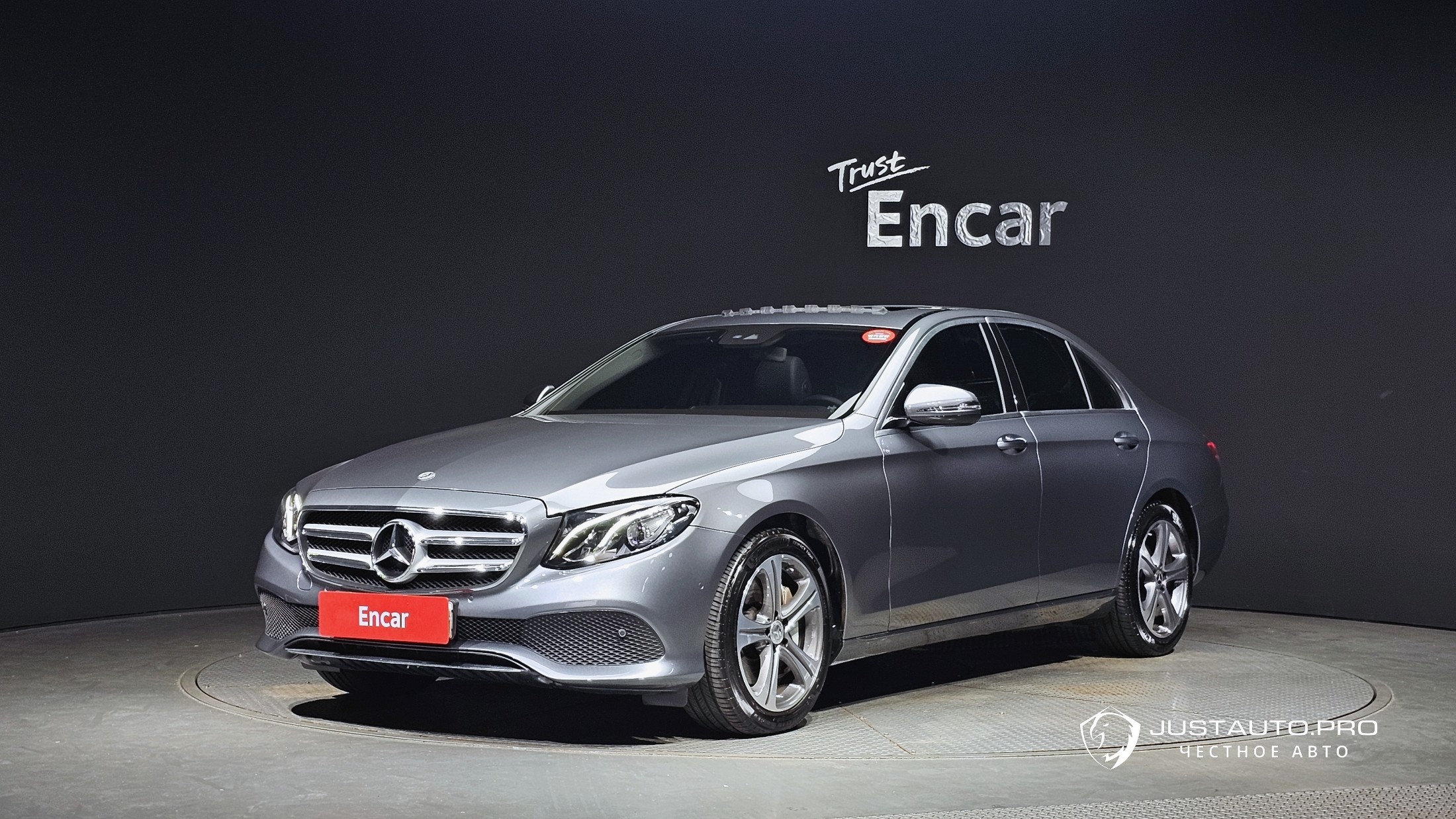 Автомобиль Mercedes-Benz E-Class