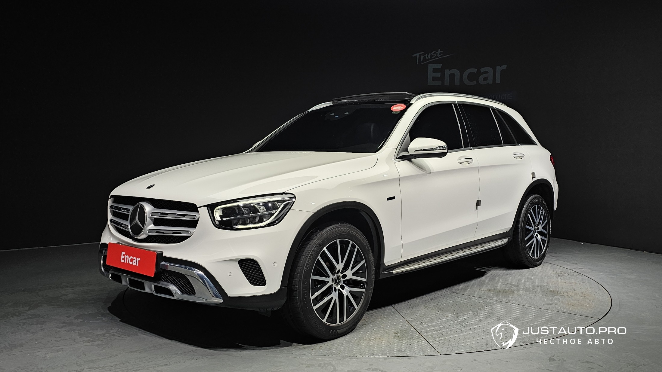 Автомобиль Mercedes-Benz GLC-Class