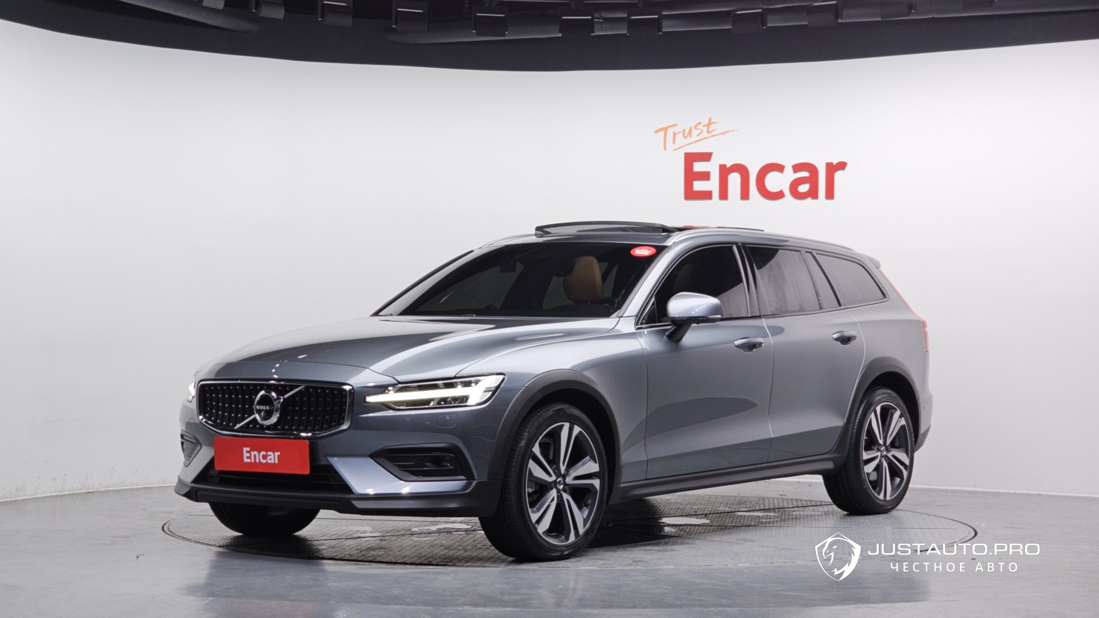 Автомобиль Volvo V60