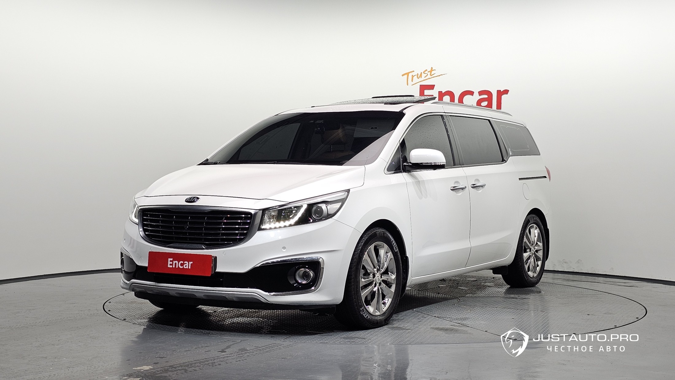 Автомобиль Kia Canival