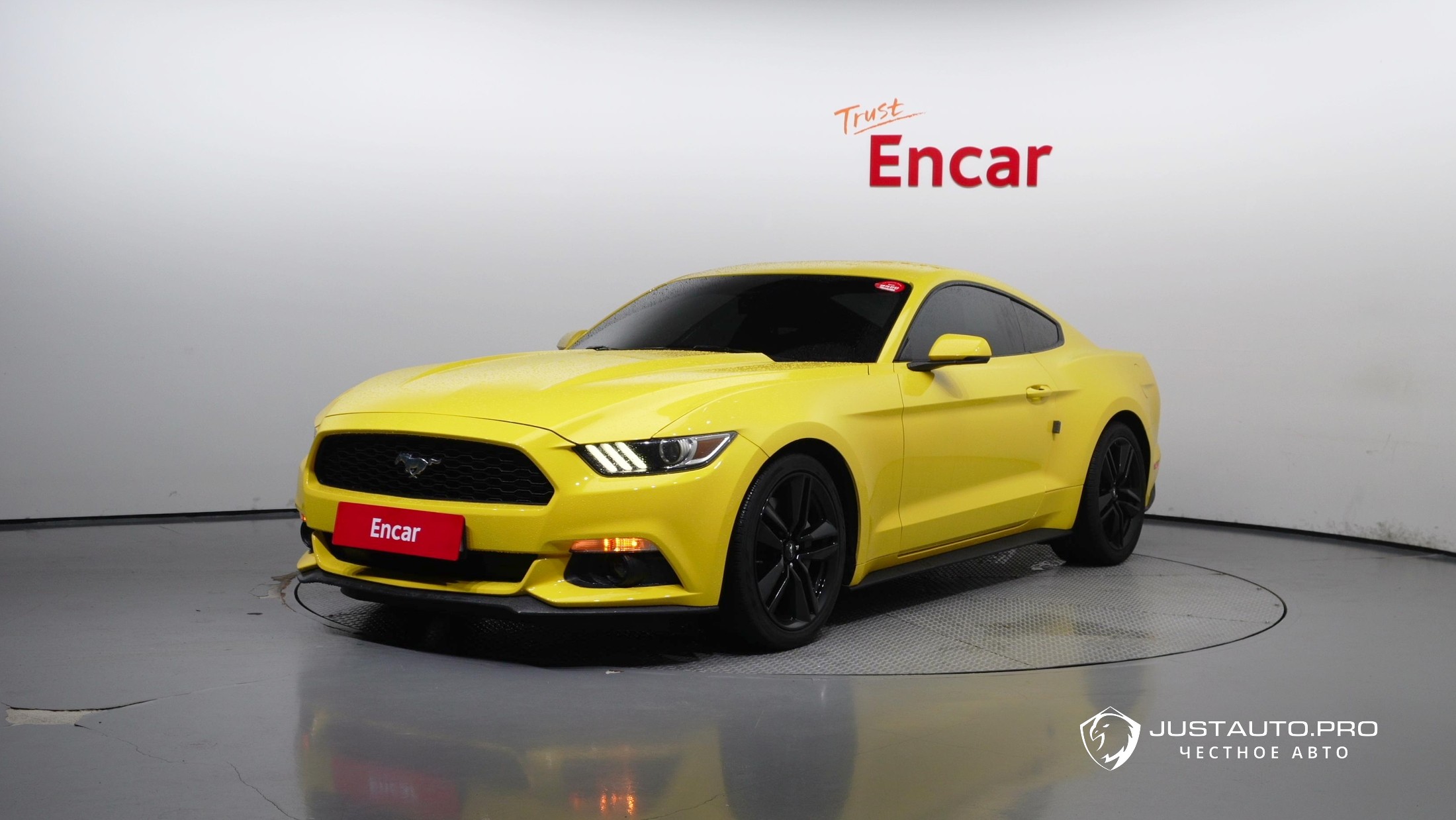 Автомобиль Ford Mustang