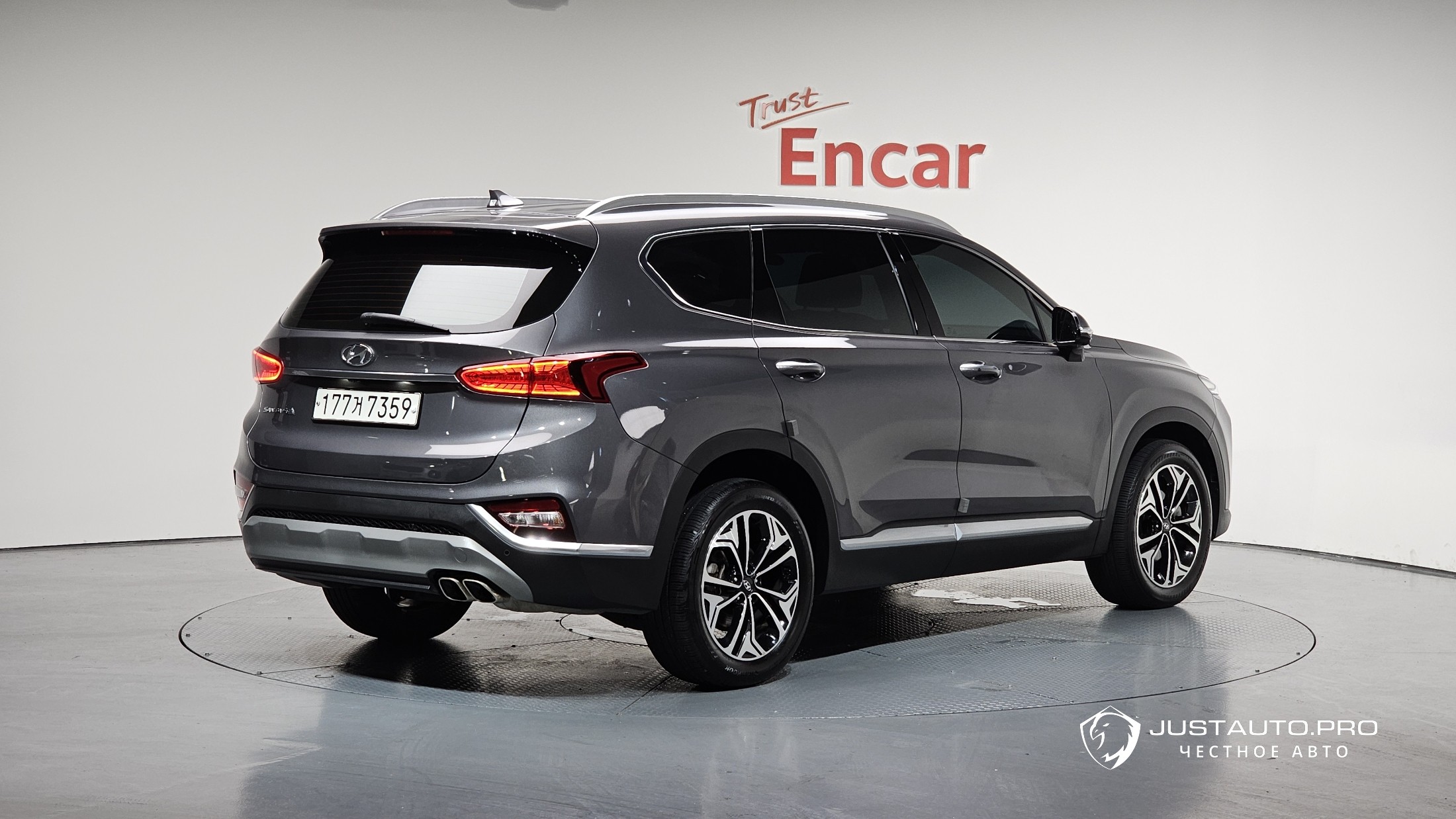 Автомобиль Hyundai Santafe