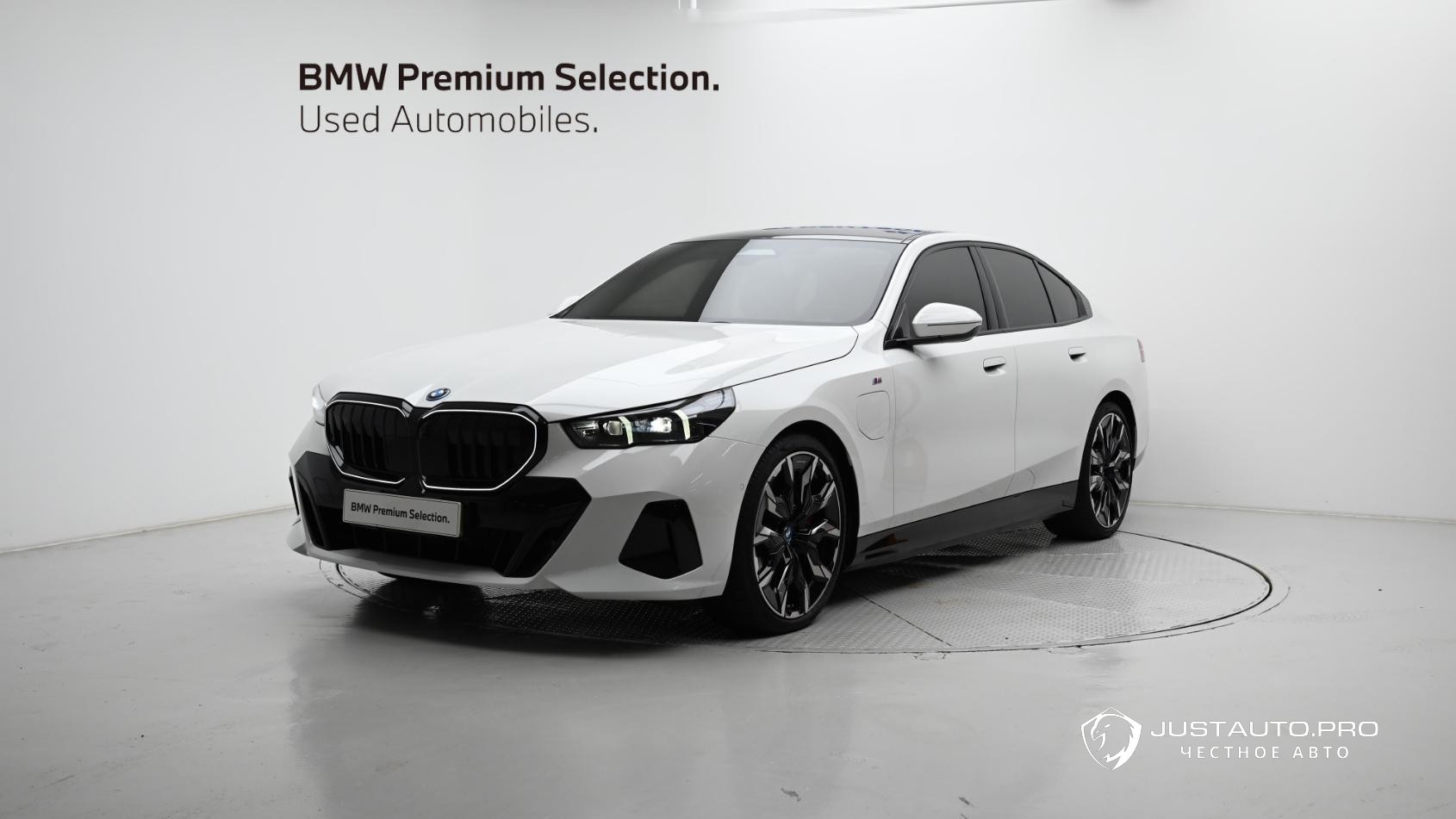 Автомобиль BMW 5-Series